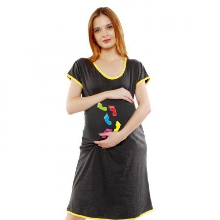 1a 653 BABY FOOT STEPS - Women's Maternity Top Tunic Pregnancy Clothes Nightshirt Printed Design Round Neck Half Sleeves - Perfect Gift for Next Mom to Be